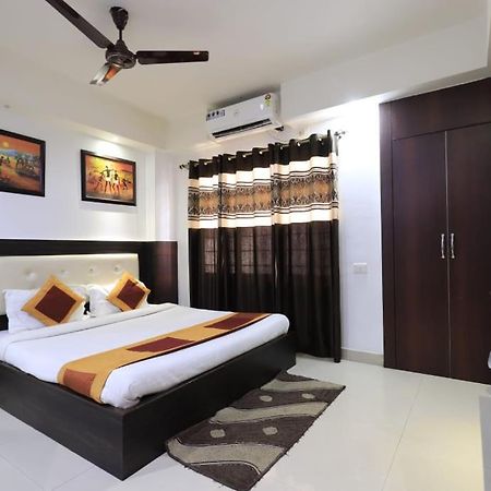 Hotel Rashmi กูวาฮาติ ภายนอก รูปภาพ