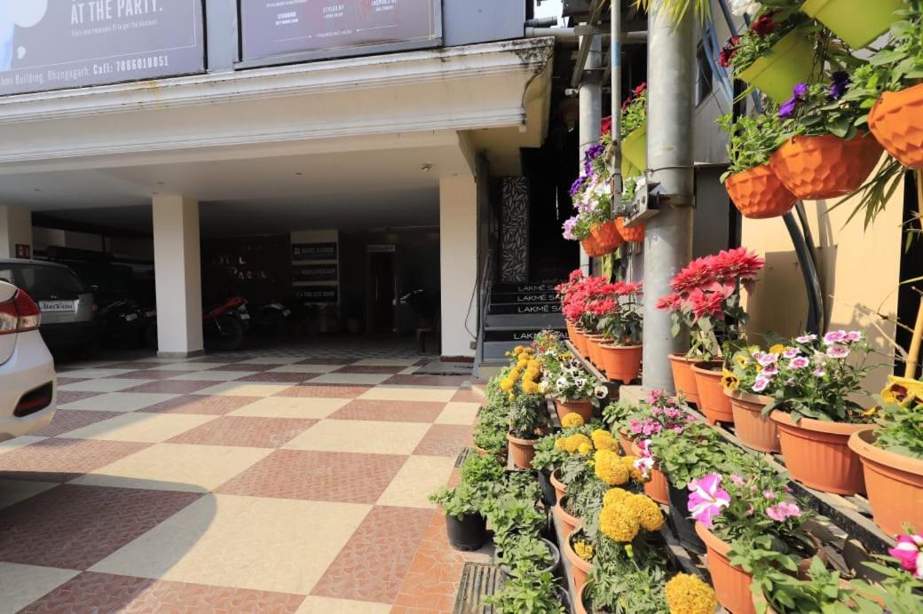 Hotel Rashmi กูวาฮาติ ภายนอก รูปภาพ