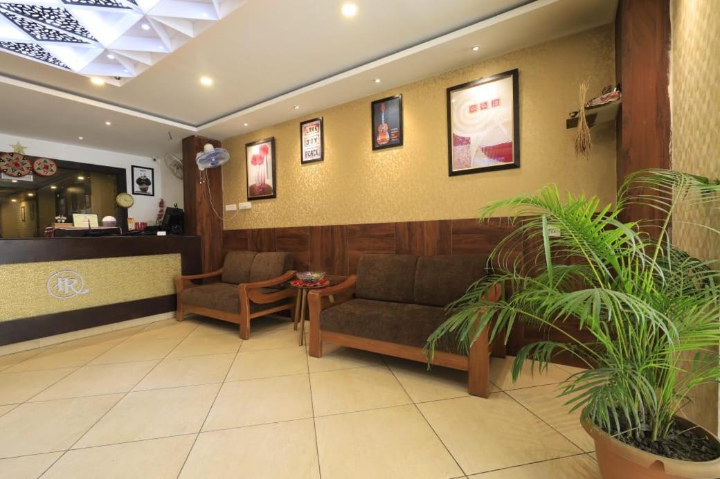 Hotel Rashmi กูวาฮาติ ภายนอก รูปภาพ