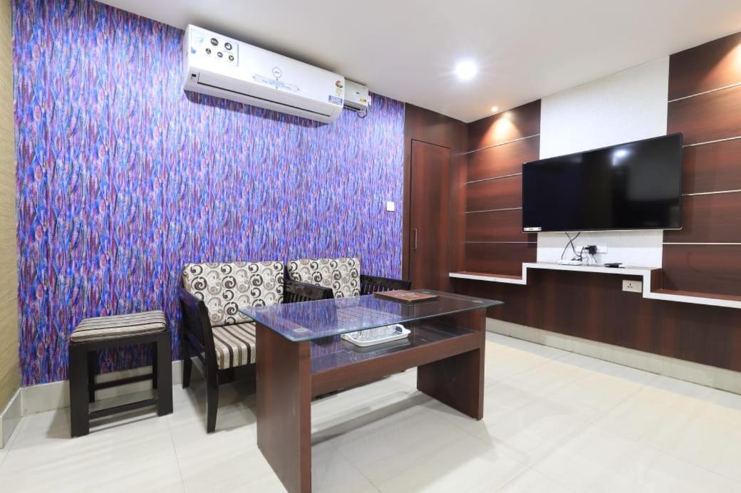 Hotel Rashmi กูวาฮาติ ภายนอก รูปภาพ