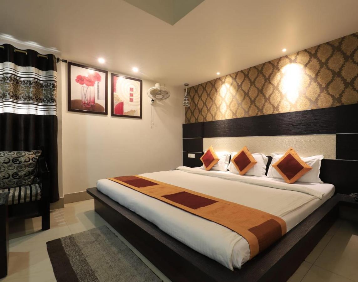 Hotel Rashmi กูวาฮาติ ภายนอก รูปภาพ